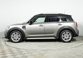 Подержанный автомобиль MINI Countryman 2019 года (8 фото)