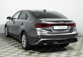 Подержанный автомобиль Kia Cerato Sedan 2021 года (7 фото)