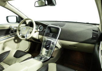 Подержанный автомобиль Volvo XC60 2012 года (9 фото)