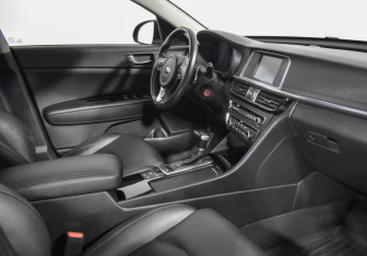Подержанный автомобиль Kia Optima Sedan 2017 года (13 фото)