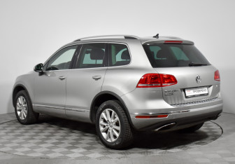 Подержанный автомобиль Volkswagen Touareg 2016 года (7 фото)