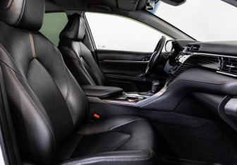 Подержанный автомобиль Toyota Camry Sedan 2019 года (26 фото)