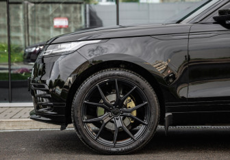 Подержанный автомобиль Land Rover Range Rover Velar 2017 года (10 фото)