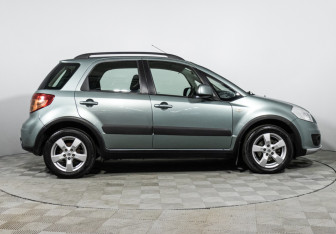 Подержанный автомобиль Suzuki SX4 Hatchback 2012 года (4 фото)