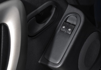 Подержанный автомобиль Renault Duster 2014 года (10 фото)