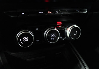 Подержанный автомобиль Renault Duster 2021 года (15 фото)