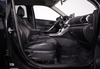 Подержанный автомобиль Mitsubishi Eclipse Cross 2019 года (26 фото)