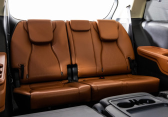 Подержанный автомобиль Kia Carnival 2021 года (28 фото)
