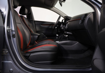 Подержанный автомобиль Kia Rio Hatchback 2020 года (21 фото)