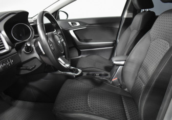 Подержанный автомобиль Kia Ceed Wagon 2019 года (10 фото)