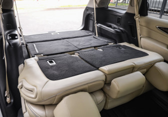 Подержанный автомобиль Infiniti QX60 2017 года (32 фото)