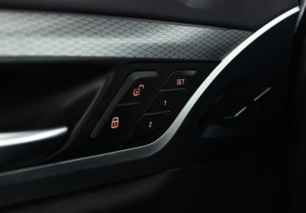 Подержанный автомобиль BMW X4 2019 года (16 фото)