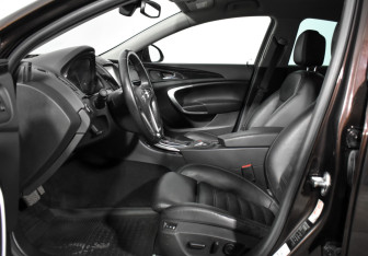 Подержанный автомобиль Opel Insignia Sedan 2014 года (11 фото)