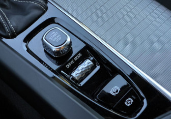 Подержанный автомобиль Volvo XC60 2019 года (24 фото)