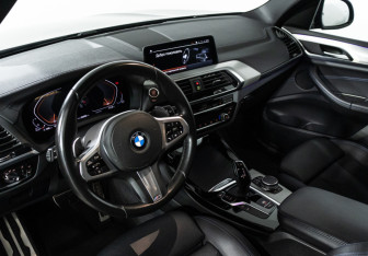 Подержанный автомобиль BMW X3 2020 года (10 фото)