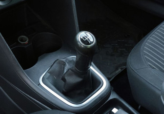 Подержанный автомобиль Volkswagen Polo Sedan 2011 года (13 фото)