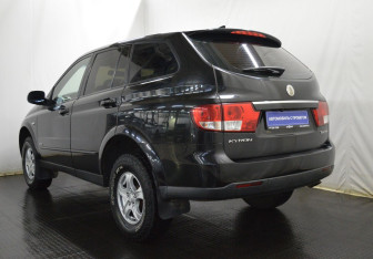 Подержанный автомобиль SsangYong Kyron 2011 года (7 фото)