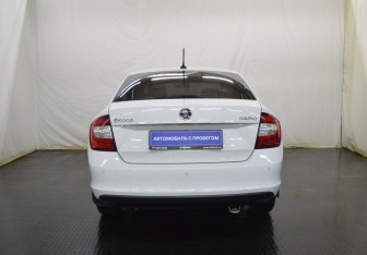 Подержанный автомобиль Skoda Rapid Liftback 2017 года (6 фото)