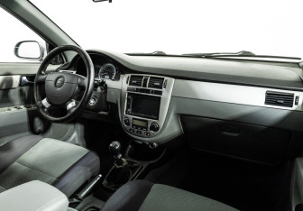 Подержанный автомобиль Chevrolet Lacetti Sedan 2007 года (9 фото)