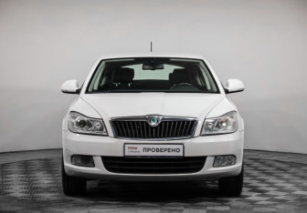 Подержанный автомобиль Skoda Octavia Liftback 2012 года (2 фото)