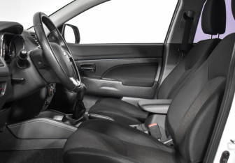 Подержанный автомобиль Mitsubishi ASX 2018 года (12 фото)