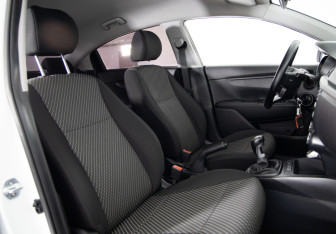 Подержанный автомобиль Kia Rio Sedan 2018 года (11 фото)
