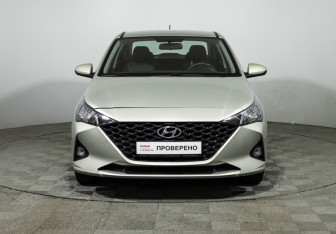 Подержанный автомобиль Hyundai Solaris Sedan 2020 года (2 фото)