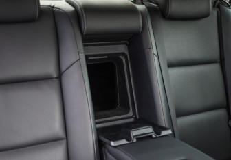 Подержанный автомобиль Lexus ES 2016 года (30 фото)
