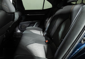 Подержанный автомобиль Toyota Camry Sedan 2019 года (10 фото)