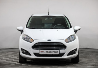 Подержанный автомобиль Ford Fiesta Sedan 2015 года (2 фото)