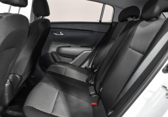 Подержанный автомобиль Kia Rio Hatchback 2019 года (12 фото)