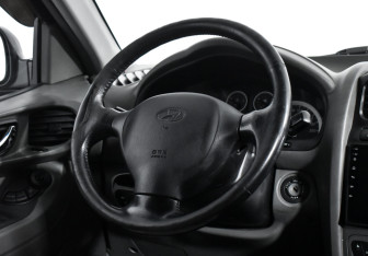 Подержанный автомобиль Hyundai Santa Fe 2010 года (15 фото)
