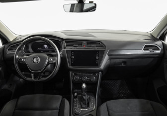Подержанный автомобиль Volkswagen Tiguan 2017 года (10 фото)