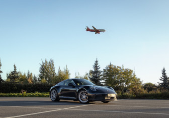 Подержанный автомобиль Porsche 911 Coupe 2021 года (11 фото)