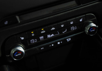 Подержанный автомобиль Mazda CX-5 2022 года (19 фото)