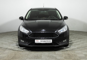 Подержанный автомобиль Ford Focus Hatchback 2018 года (2 фото)