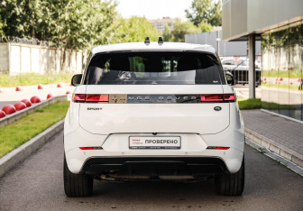 Подержанный автомобиль Land Rover Range Rover Sport 2022 года (7 фото)