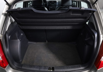 Подержанный автомобиль Skoda Fabia Hatchback 2011 года (22 фото)