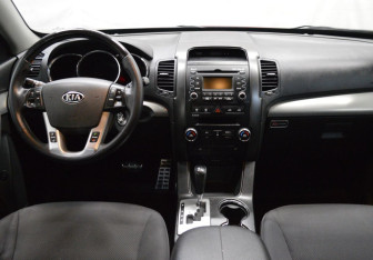 Подержанный автомобиль Kia Sorento 2012 года (14 фото)