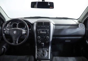 Подержанный автомобиль Suzuki Grand Vitara 2008 года (9 фото)