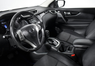 Подержанный автомобиль Nissan Qashqai 2016 года (9 фото)