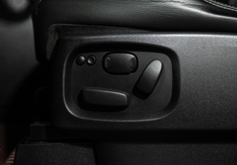 Подержанный автомобиль Land Rover Range Rover Sport 2012 года (24 фото)