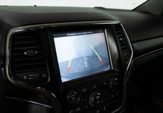 Подержанный автомобиль Jeep Grand Cherokee 2013 года (15 фото)