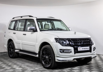 Подержанный автомобиль Mitsubishi Pajero 2019 года (3 фото)