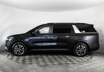 Подержанный автомобиль Kia Carnival 2020 года (9 фото)