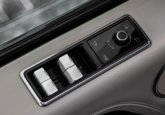 Подержанный автомобиль Land Rover Range Rover 2019 года (24 фото)