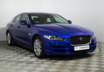 Подержанный автомобиль Jaguar XE 2016 года (3 фото)