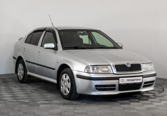 Подержанный автомобиль Skoda Octavia Liftback 2008 года (3 фото)