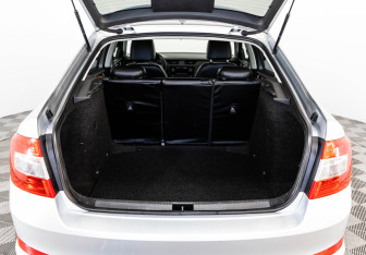 Подержанный автомобиль Skoda Octavia Liftback 2017 года (17 фото)