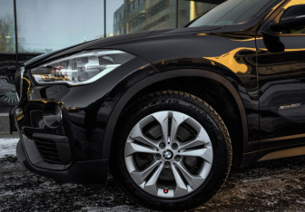 Подержанный автомобиль BMW X1 2017 года (3 фото)
